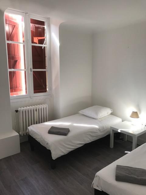 Hotel De La Gare Bayonne Ngoại thất bức ảnh