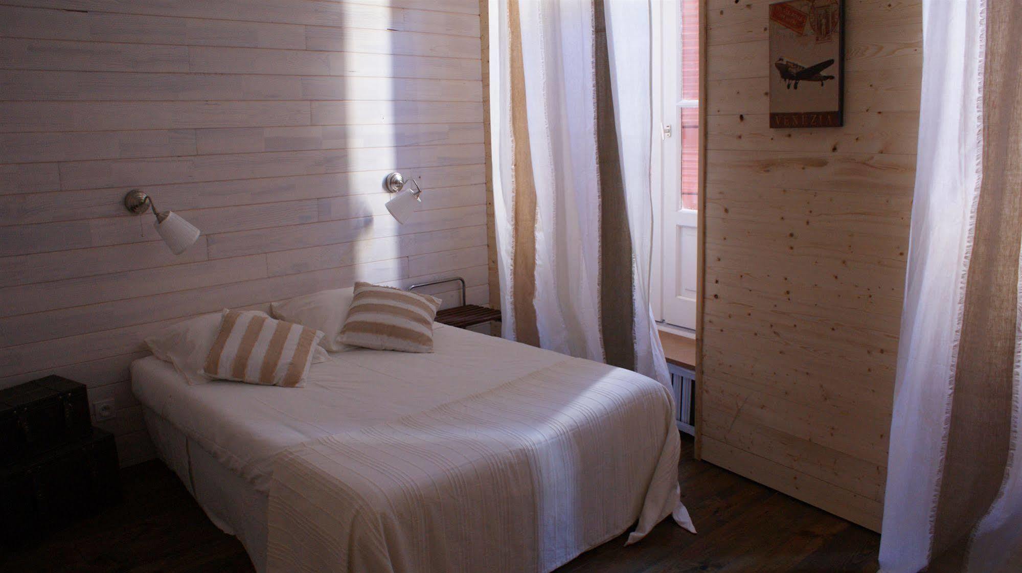 Hotel De La Gare Bayonne Ngoại thất bức ảnh